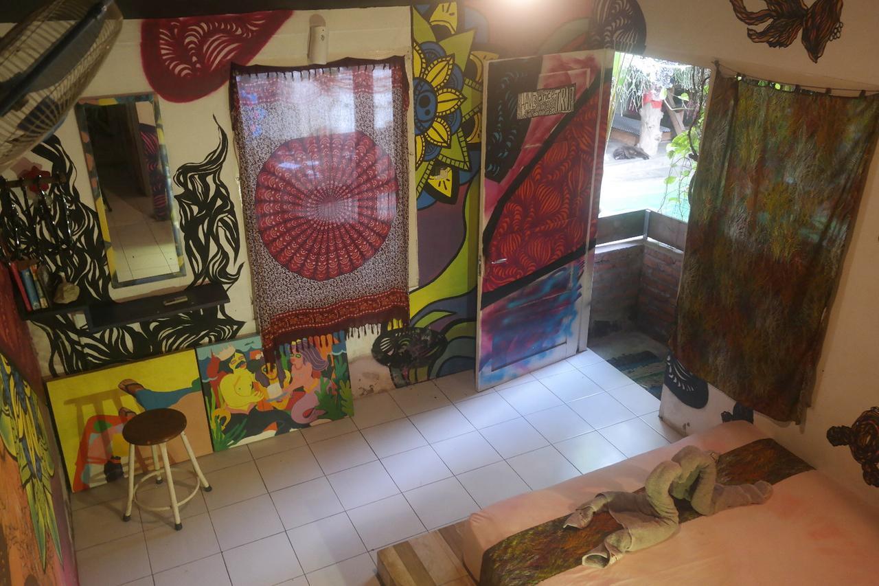 Abrakadabra! Artbnb