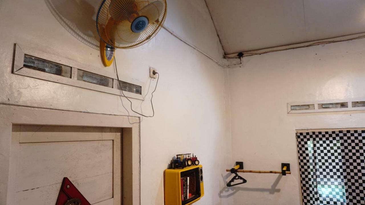 Tempat Tidur & Sarapan Abrakadabra! Artbnb Yogyakarta